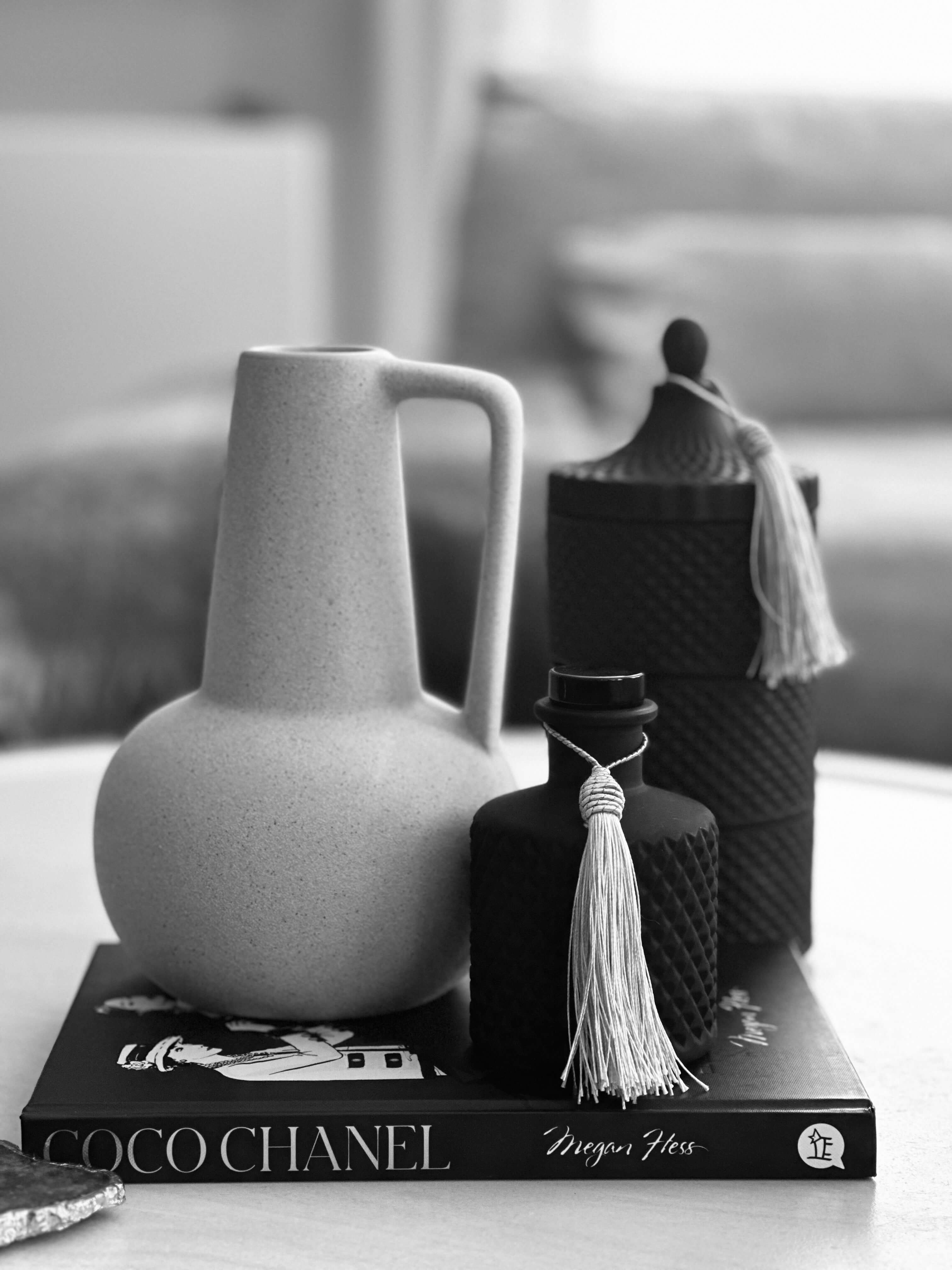 Enhance your home with our Scented Reed Diffuser, available in sleek Matte Black or Matte White. The perfect addition to our Geo Range, which also includes our popular 3 stack Geo Candle. Transform your space with our signature scents.