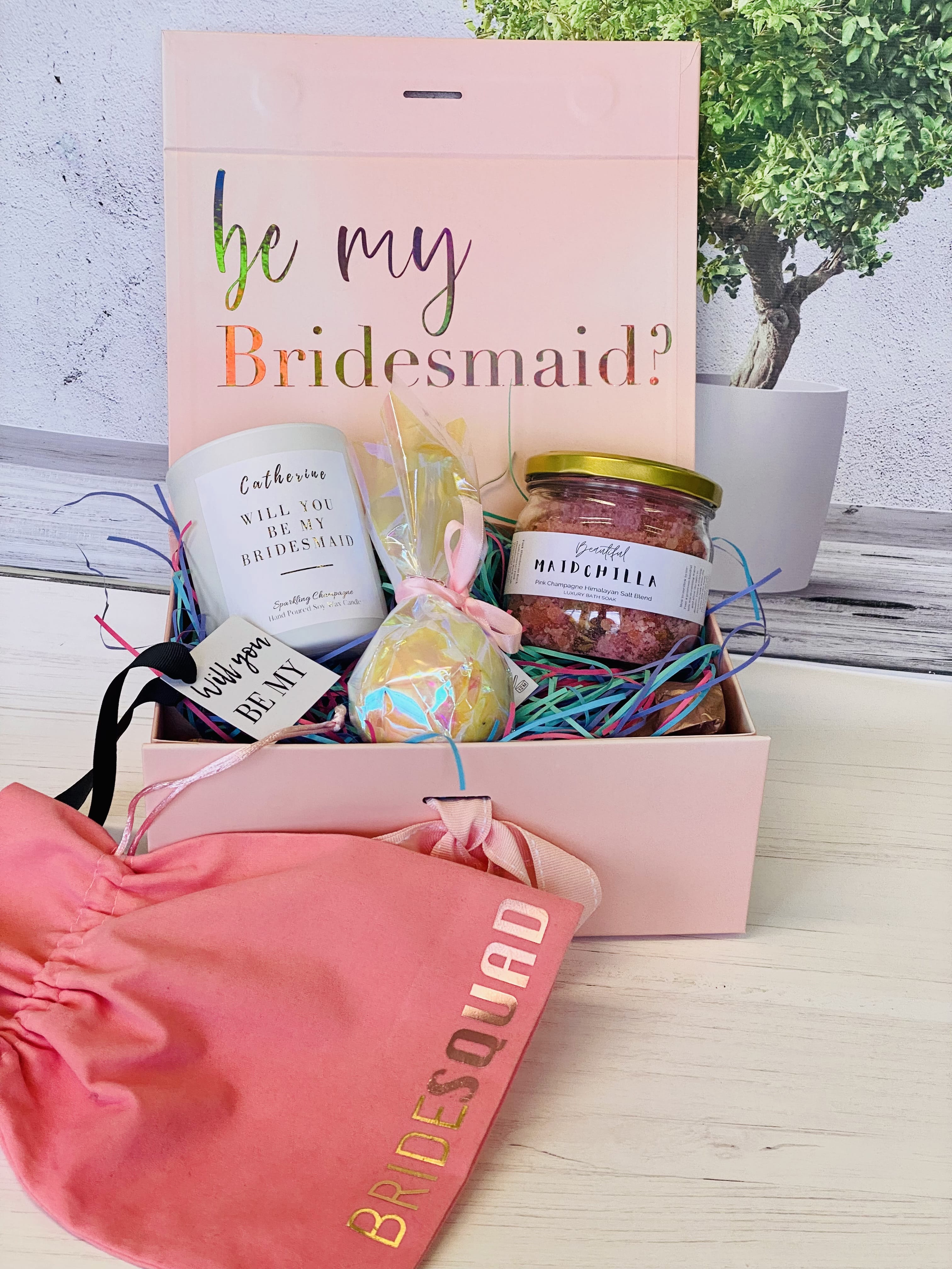 Pamper your bridesmaids with the Maidchilla Bath Salts Gift. Made with natural ingredients, these bath salts will leave them feeling relaxed and rejuvenated. Treat your bridal party to the ultimate spa experience with these Maidchilla salts, perfect for a pre-wedding pampering session.