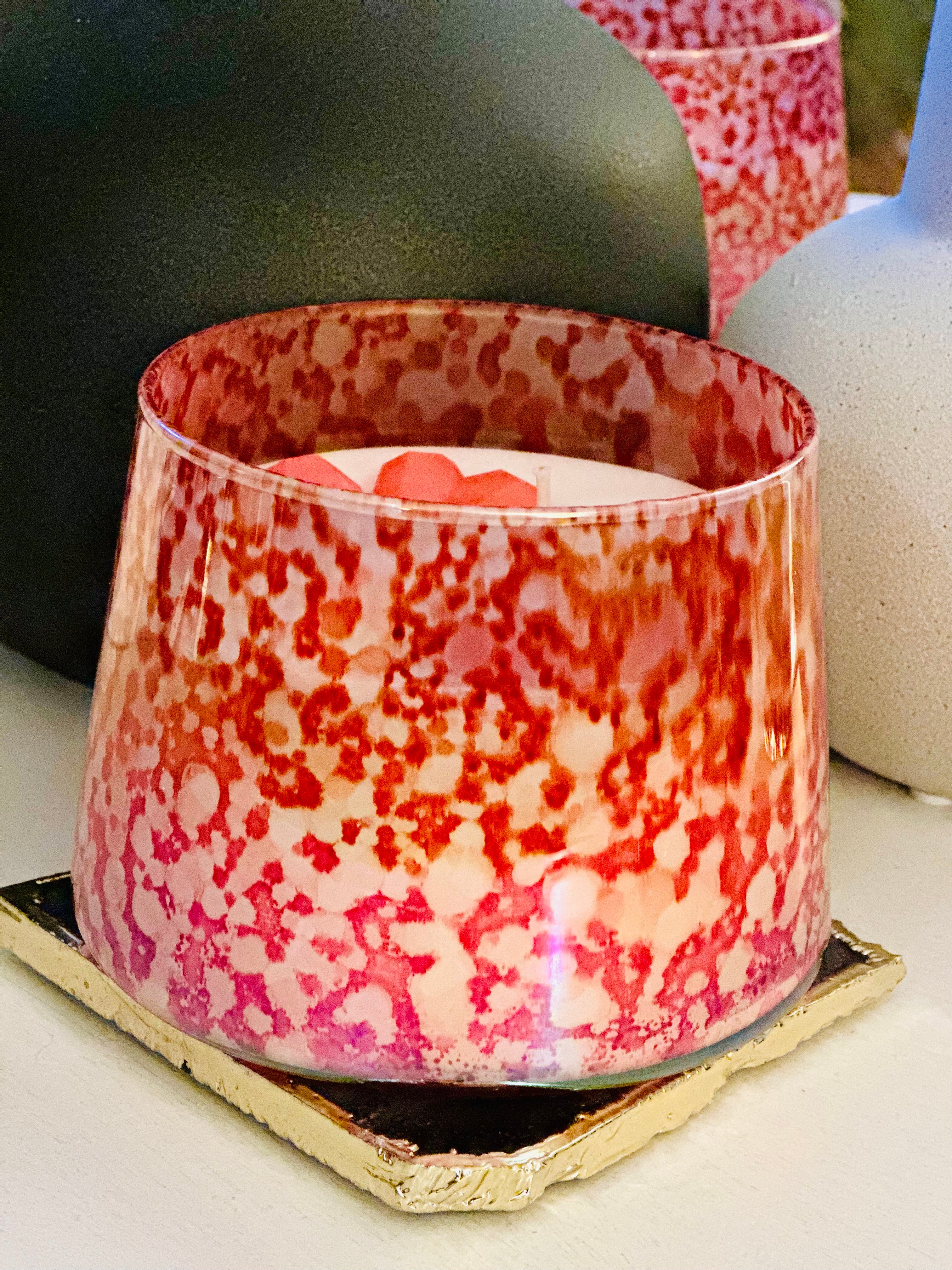 Discover the wonderfully fragrant OMG Luxe Soy Candle. Get indulged with its luxurious smell and treat yourself to a moment of relaxation.