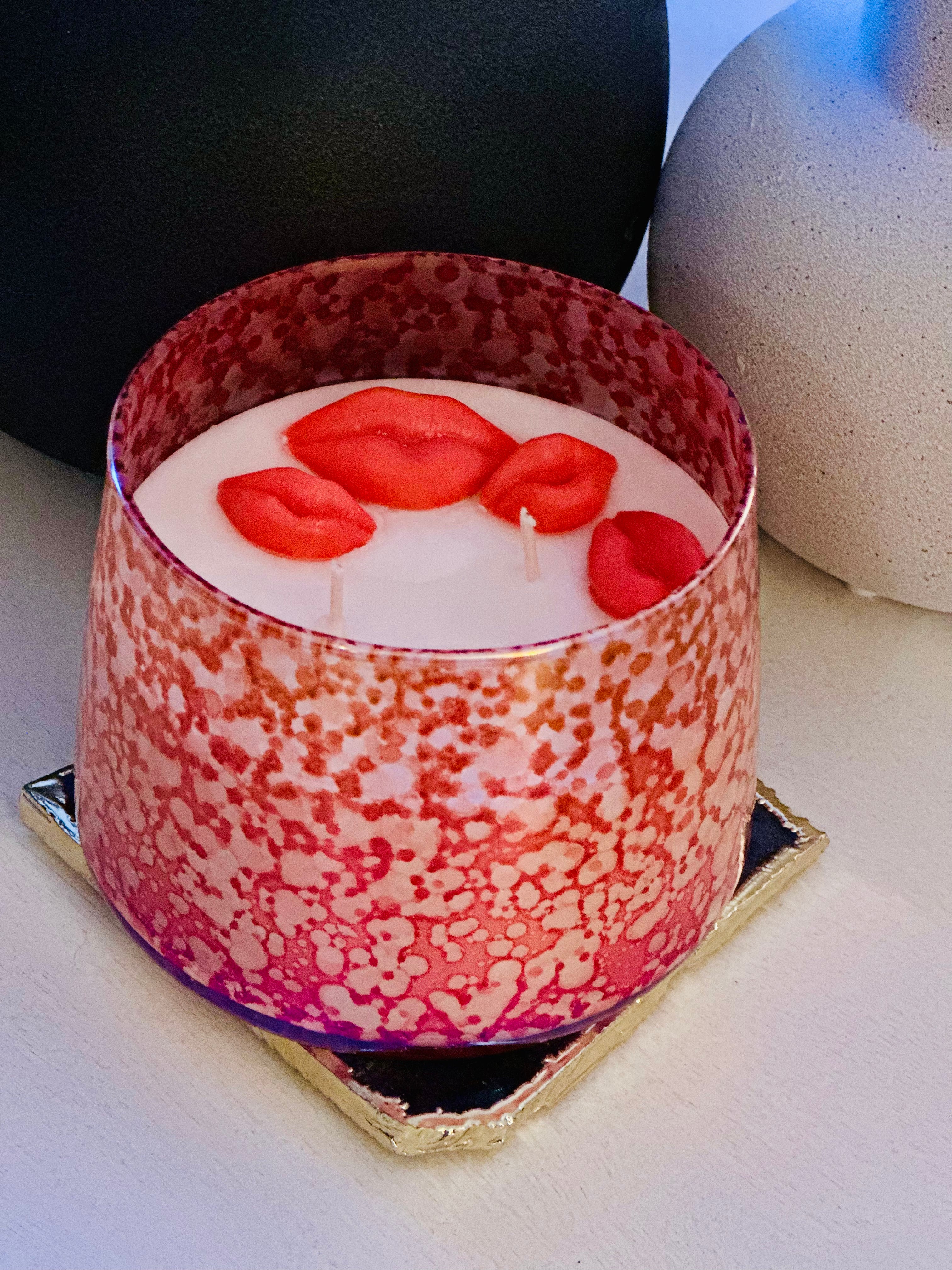 Discover the wonderfully fragrant OMG Luxe Soy Candle. Get indulged with its luxurious smell and treat yourself to a moment of relaxation.