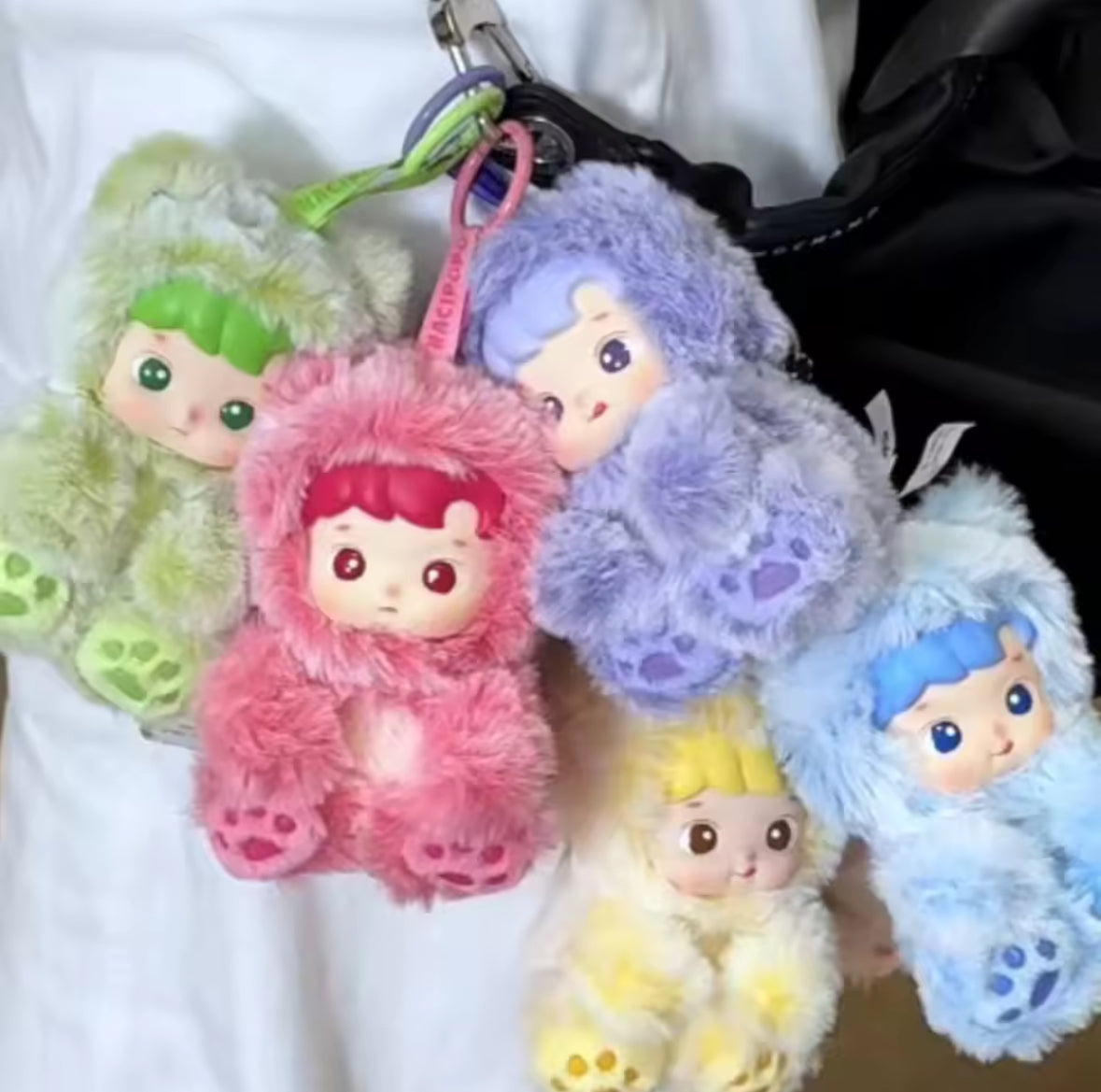 Pop Mart's plush Gummy Bear Bag Pendant. With 6 Gummy Bear characters to collect.&nbsp; You'll never know which one you'll get next. Collect them all and add a touch of nostalgia to your collection.